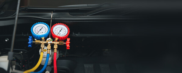 Air refrigerant meter manifold gauge to check car air conditioner system heat problem and fix...
