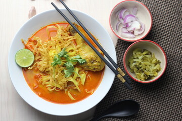 Khao Soi Kai, Thai noodle soup with coconut milk