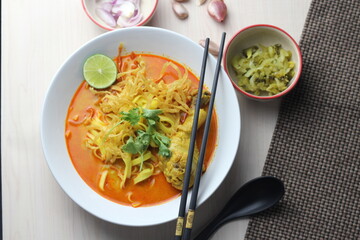 Khao Soi Kai, Thai noodle soup with coconut milk