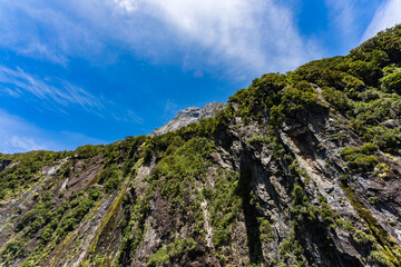 ミルフォードサウンドの山岳風景