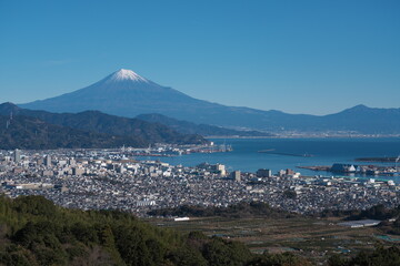 日本平から望む清水港と富士山 - obrazy, fototapety, plakaty