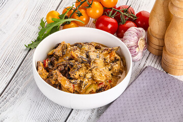 Roasted beef with cream sauce