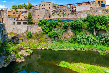 Fototapeta na wymiar Beautiful views of the stunning city of Besalu, in Catalonia, Spain