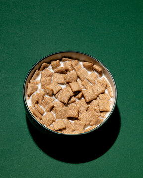 Bowl of cinnamone cereal, breakfast cereal