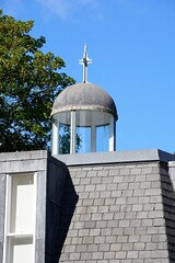 Domed rooftop room along Cathedral Close, Exeter, Devon, UK, Europe. - 749302809