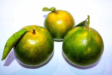 
Freshly squeezed orange juice is a vibrant and invigorating drink that captivates the senses with its bright color and refreshing aroma. Derived from plump and juicy oranges, this delightful beverage