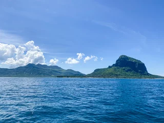 Tableaux ronds sur aluminium Le Morne, Maurice Beautiful landscape of Mauritius island with turquoise lagoon