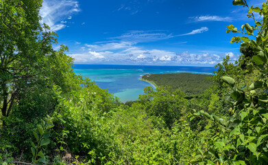 Fototapeta na wymiar Beautiful landscape of Mauritius island with turquoise lagoon