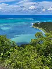Store enrouleur sans perçage Le Morne, Maurice Beautiful landscape of Mauritius island with turquoise lagoon