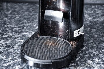 Electric grinder for coffee beans, ground coffee