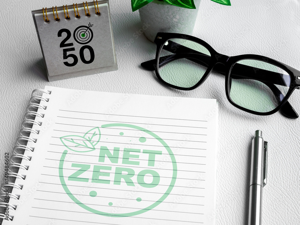 Poster net zero 2050 year management plan. to do list. net zero icon logo on blank vertical notepad page wi