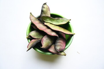 Lablab purpureus vegetable. It is a species of bean in the family Fabaceae. Its other names lablab bean, bonavist bean pea, dolichos bean, seim, lablab, Egyptian kidney bean, Indian bean. 