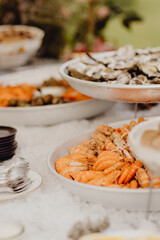 Buffet de la mer, huîtres et crevettes