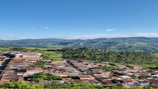 Panoramic view to Jeric&oacute; famous Colombian town from a mountain&rsquo;s top