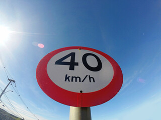 placa de limite de velocidade 40 km por hora 