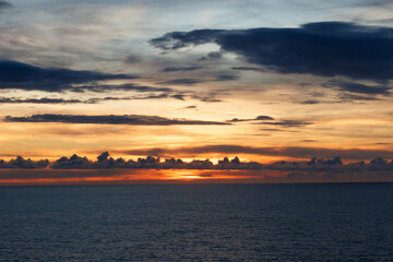 Naklejka na ściany i meble Sonnenuntergang über dem Karibischen Meer