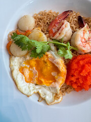 noodles fry on top with egg shrim