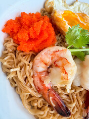 noodles fry on top with egg shrim