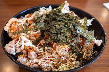 日本のとても美味しい鶏唐丼