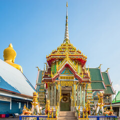 View at the Khun Chan temple in the streets of Bangkok in Thailand - 749815014