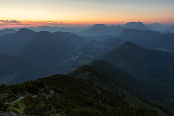 Morgendämmerung über dem Thierseetal und dem Kaisergebirge, Tirol, Österreich