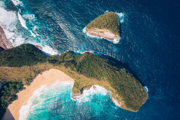 Stunning aerial view of Kelingking Beach in Bali