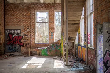 Papier Peint photo autocollant Vieux bâtiments abandonnés Wooden staircase in an abandoned factory