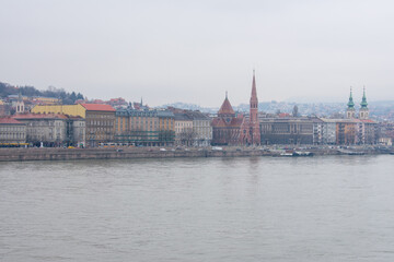 Fototapeta premium Budapest, Hungary. View over Danube River on Parliament Building, Buda Castle and Matthias Church.