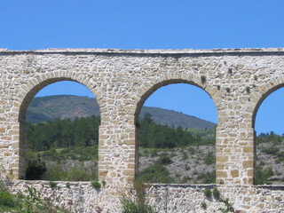 Fototapeta na wymiar incekaya aqueduct, Observation platform just outside of Safranbolu. Aqueduct originally built in Byzantine times. Turkey