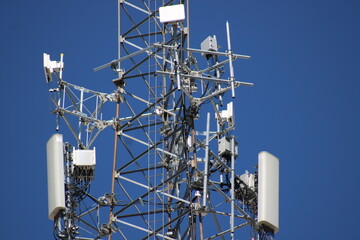 A three-tier cell tower grows again