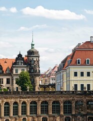 Fototapeta premium Impressionen aus der Altstadt in Dresden mit alten, bunten Bauten