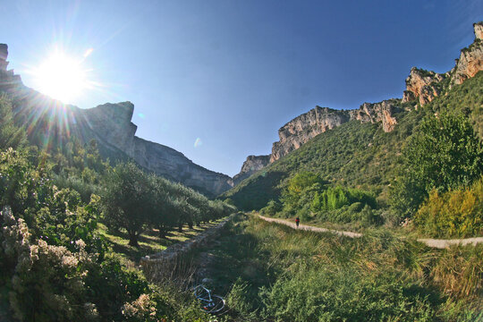 Cirque de l'Infernet Saint Guilhem le D&eacute;sert, falaises calcaires, Languedoc , Gorges de l'H&eacute;rault, village m&eacute;di&eacute;val, C&eacute;vennes, Occitanie, Sud de la France