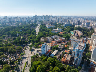 Fototapeta premium Foto aérea da região de Pinheiros em São Paulo, proxima ao cemitério do Araxá e tambem da avenida Paulista