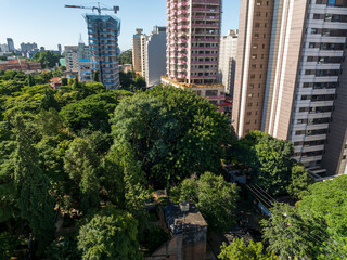 Fototapeta premium Foto aérea da região de Pinheiros em São Paulo, proxima ao cemitério do Araxá e tambem da avenida Paulista