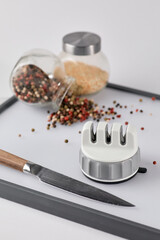 Sharpening kitchen knives