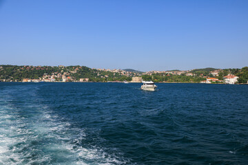 Obraz premium Cityscape View from the water to buildings in the city of Istanbul 