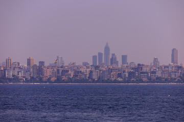 Obraz premium Evening view of the city. Sunset sky and beautiful landscape.