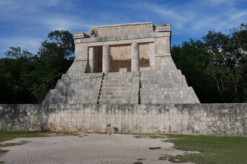 Fototapeta na wymiar Tempel Maya Ruinen von Chichén Itzá
