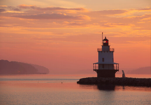 Spring Ledge Light at Dawn