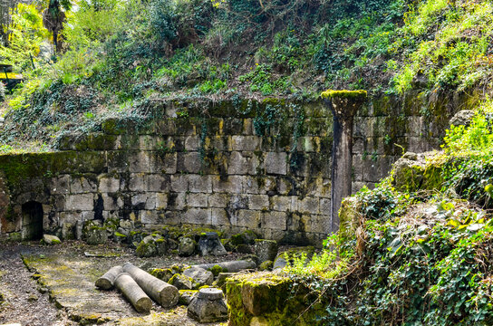 ancient ruins in Termal Kaplicalar Park (Yalova, Turkiye)