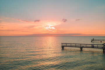 Obraz premium sunset on the pier