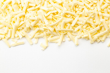白背景にシュレッドチーズ