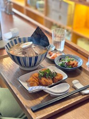It's a warm ramen that steams up