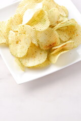 のり塩味のポテトチップス
