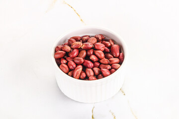 Raw peanut heap for roast