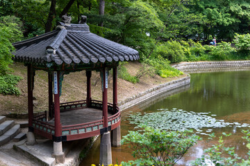 Korea Changdeokgung Palace pond and octagonal pavilion - obrazy, fototapety, plakaty