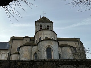 Fototapeta premium arrière de l'église abbatial de Saint-Savin