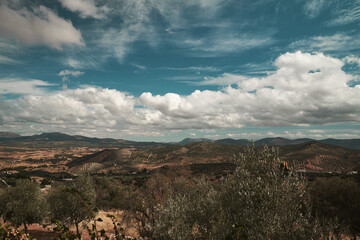 the sky over the mountains