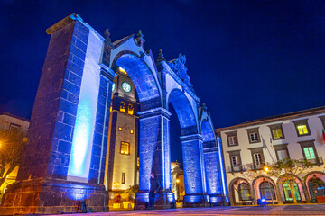 night image of the arches of the city gates in Ponta Delgada-sao miguel-Açores.2-2-2024