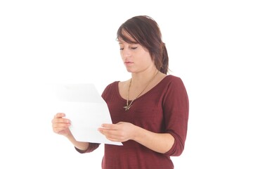 Frau mit Brief, verärgert, lachend, freudig, traurig